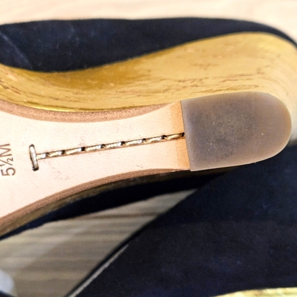 Michael Kors Black Suede Top Peep Toe Gold Wedges Size 5.5. Like new. - Picture 9 of 11